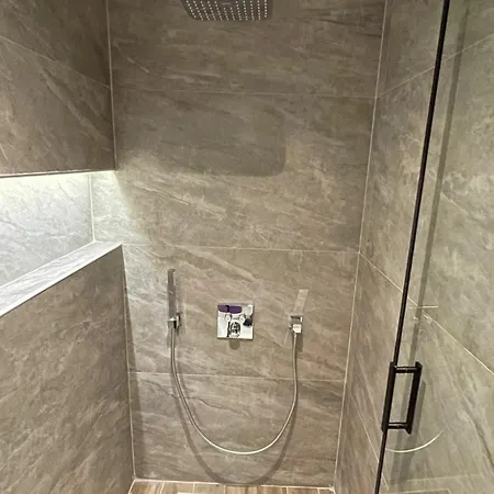 Emel Apartmán